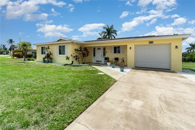 $334,000 | 1751 Lakeview Boulevard, North Fort Myers, FL 33903