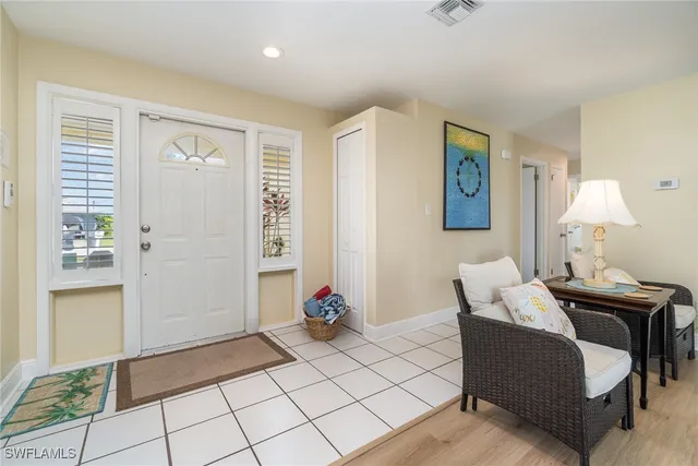 $334,000 | 1751 Lakeview Boulevard, North Fort Myers, FL 33903