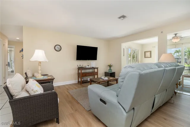 $334,000 | 1751 Lakeview Boulevard, North Fort Myers, FL 33903