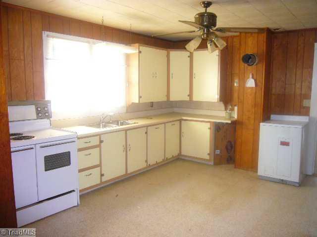 3041 Clyde Road Boonville, NC 27011 - Photo 10 of 14 Kitchen.