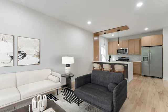 $665,000 | 6410 South Vernon Avenue, Chicago, IL 60637