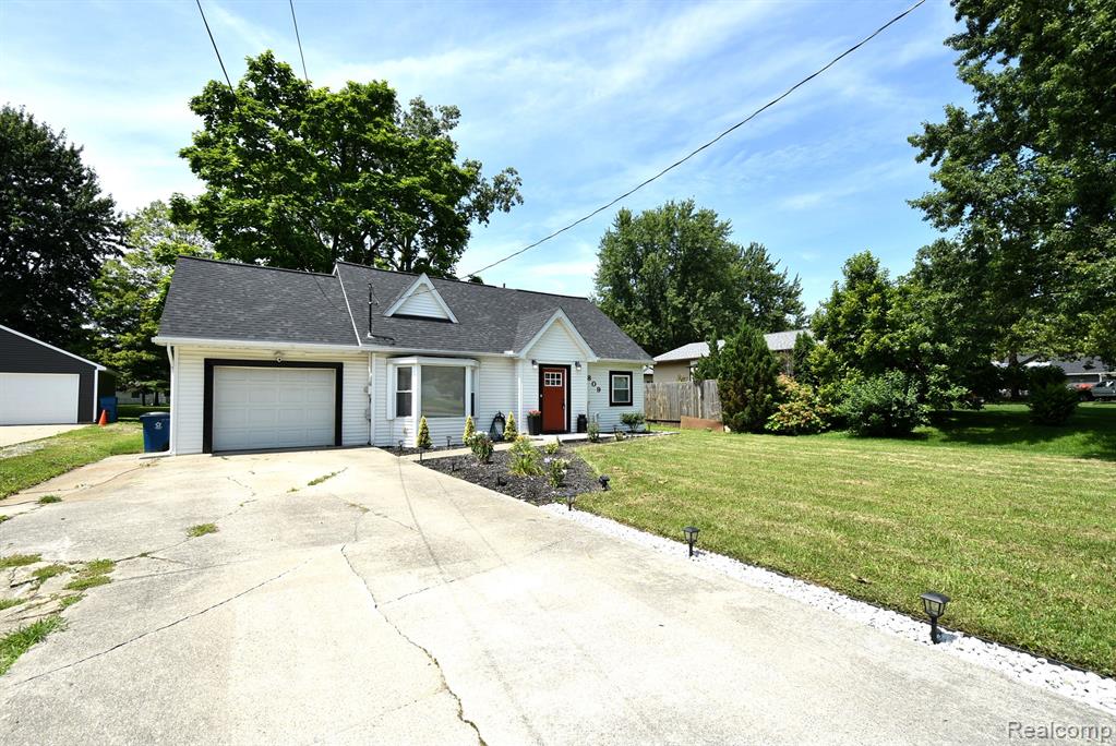 809 Moore Street Davison, MI 48423 - Photo 5 of 43 Gallery Image 5