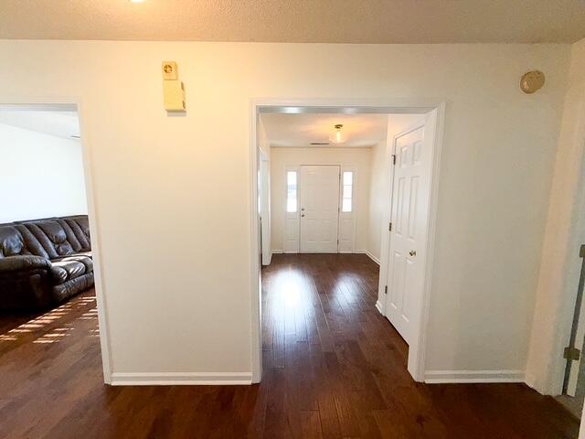 100 Pinnacle Court Sumter, SC 29154 - Photo 9 of 43 Foyer and Dining room