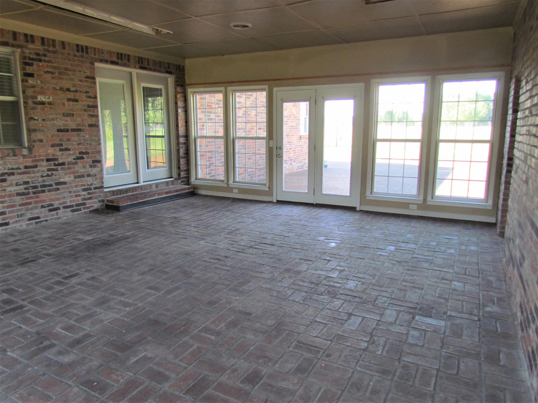 2680 Old Murfreesboro Road West Lebanon, TN 37090 - Photo 18 of 30 The fabulous Sunroom has an exterior door leading out to both sides of the house. There is also a door leading to the attached garage