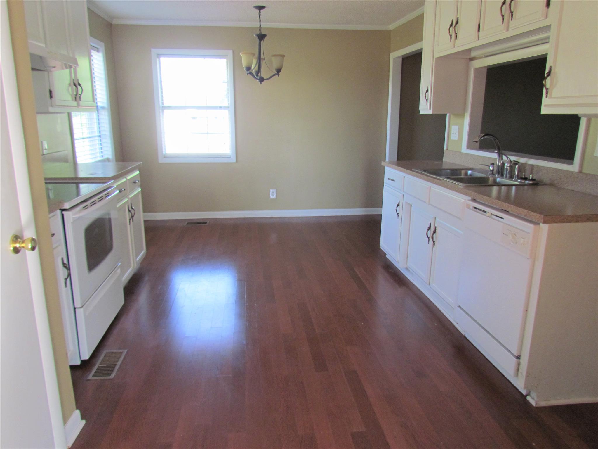 2680 Old Murfreesboro Road West Lebanon, TN 37090 - Photo 7 of 30 There is an eat in area in the kitchen....