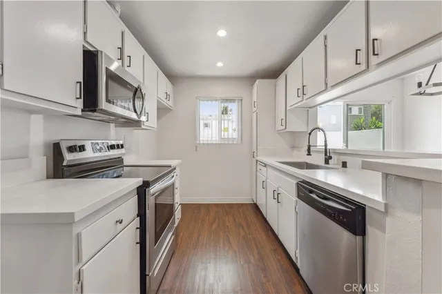 $3,295 | 415 South Prospect Avenue, Unit 214, Redondo Beach, CA 90277