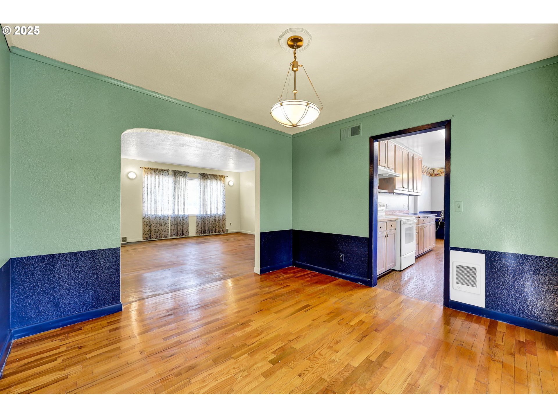 4150 Barger Drive Eugene, OR 97402 - Photo 7 of 28 a view of empty room with wooden floor