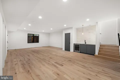 $2,495,000 | 113 James Drive Southwest, Vienna, VA 22180