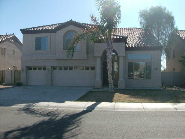 962 South Roles Drive Gilbert, AZ 85296 - Photo 1 of 8 FRONT
