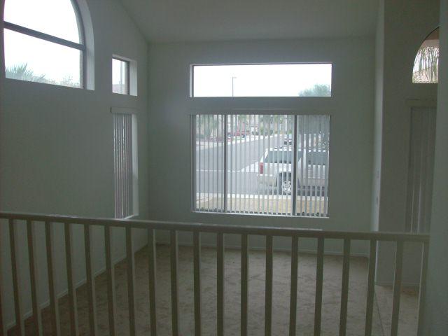 962 South Roles Drive Gilbert, AZ 85296 - Photo 4 of 8 LIVING ROOM