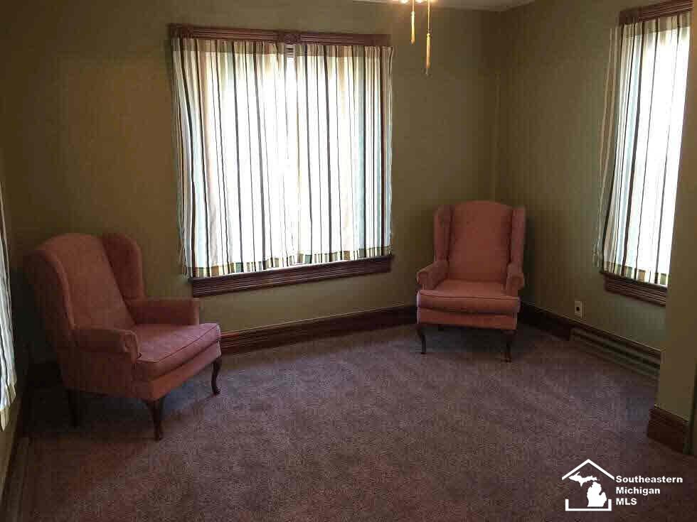 627 Laplaisance Road Monroe, MI 48161 - Photo 4 of 15 Living Room