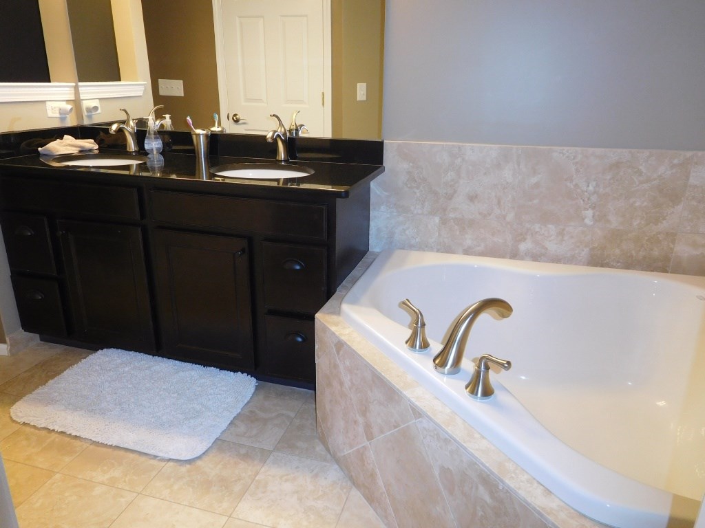 194 Mill Street Rochester, MI 48307 - Photo 27 of 48 31352313-26.JPG
