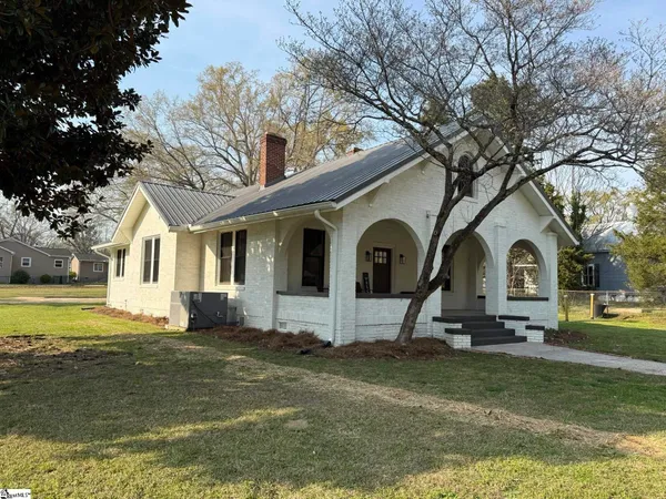 $285,000 | 501 North Adair Street, Clinton, SC 29325