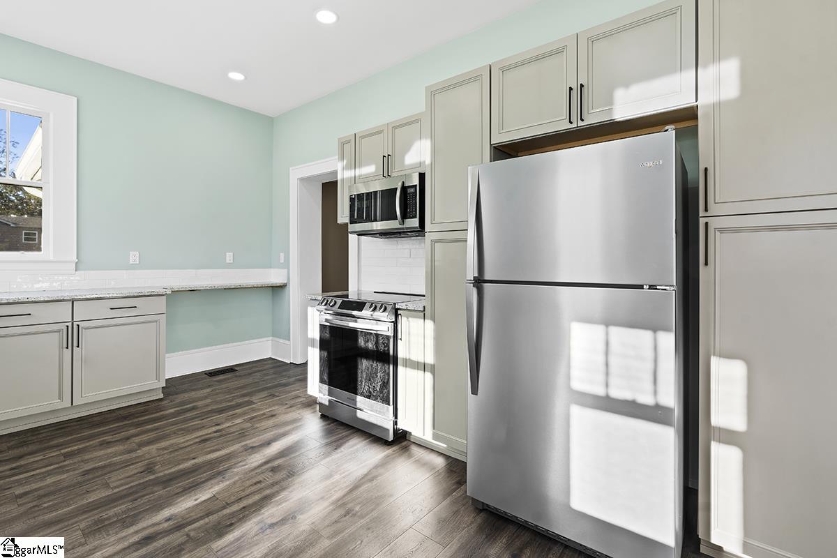 501 North Adair Street Clinton, SC 29325 - Photo 24 of 32