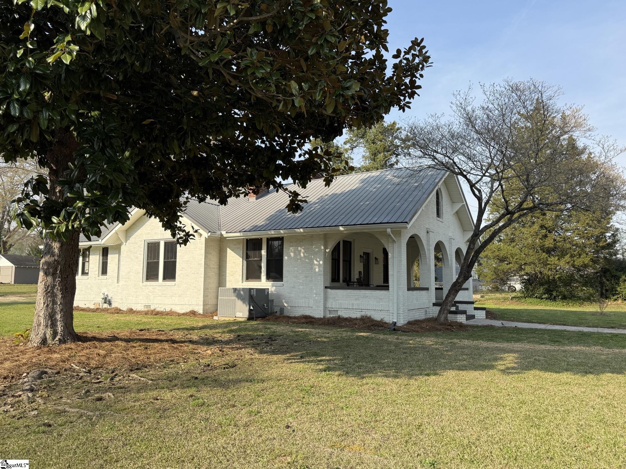 501 North Adair Street Clinton, SC 29325 - Photo 27 of 32