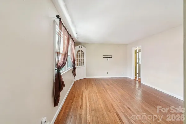 $525,000 | 710 Heatherwood Drive, Hendersonville, NC 28792