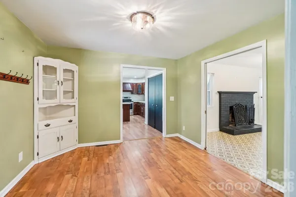 $525,000 | 710 Heatherwood Drive, Hendersonville, NC 28792