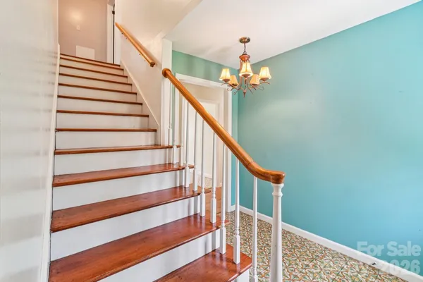 $525,000 | 710 Heatherwood Drive, Hendersonville, NC 28792