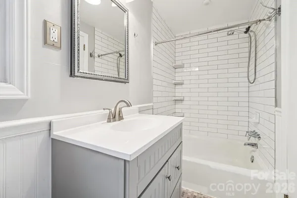 $525,000 | 710 Heatherwood Drive, Hendersonville, NC 28792