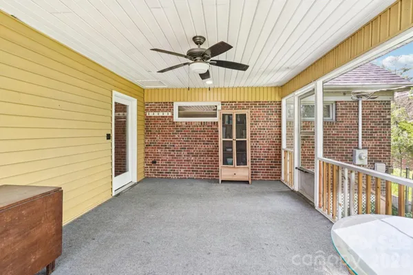 $525,000 | 710 Heatherwood Drive, Hendersonville, NC 28792