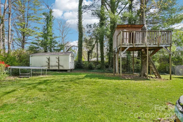 $525,000 | 710 Heatherwood Drive, Hendersonville, NC 28792