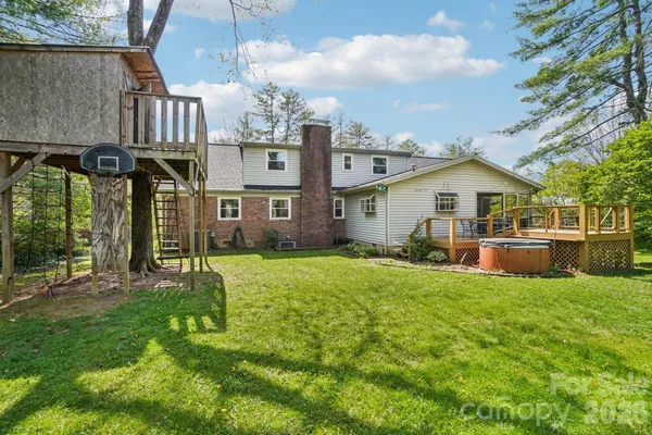 $525,000 | 710 Heatherwood Drive, Hendersonville, NC 28792