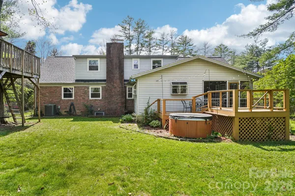 $525,000 | 710 Heatherwood Drive, Hendersonville, NC 28792