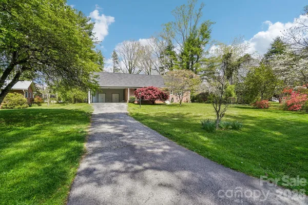 $525,000 | 710 Heatherwood Drive, Hendersonville, NC 28792