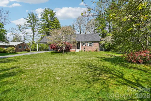 $525,000 | 710 Heatherwood Drive, Hendersonville, NC 28792