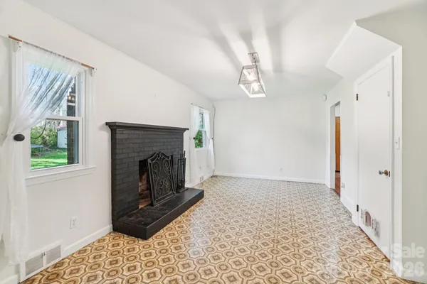 $525,000 | 710 Heatherwood Drive, Hendersonville, NC 28792