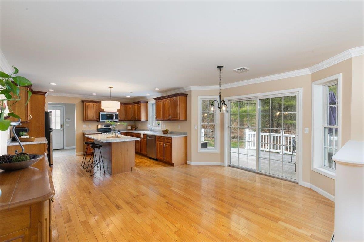 122 Forest Drive Auburn, NH 03032 - Photo 16 of 53