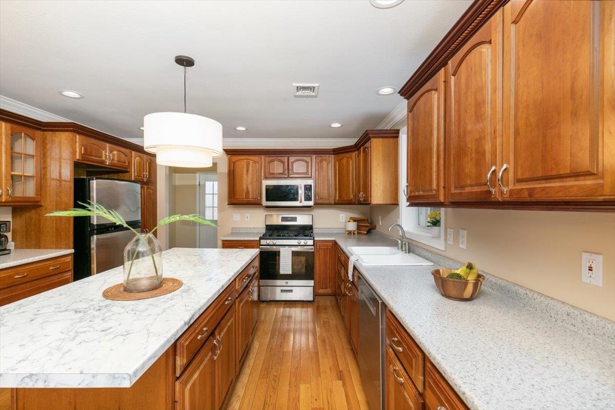 122 Forest Drive Auburn, NH 03032 - Photo 20 of 53