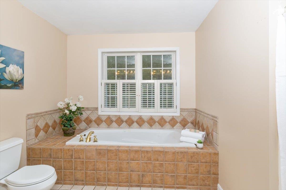 122 Forest Drive Auburn, NH 03032 - Photo 29 of 53