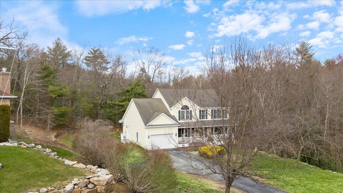 122 Forest Drive Auburn, NH 03032 - Photo 3 of 53