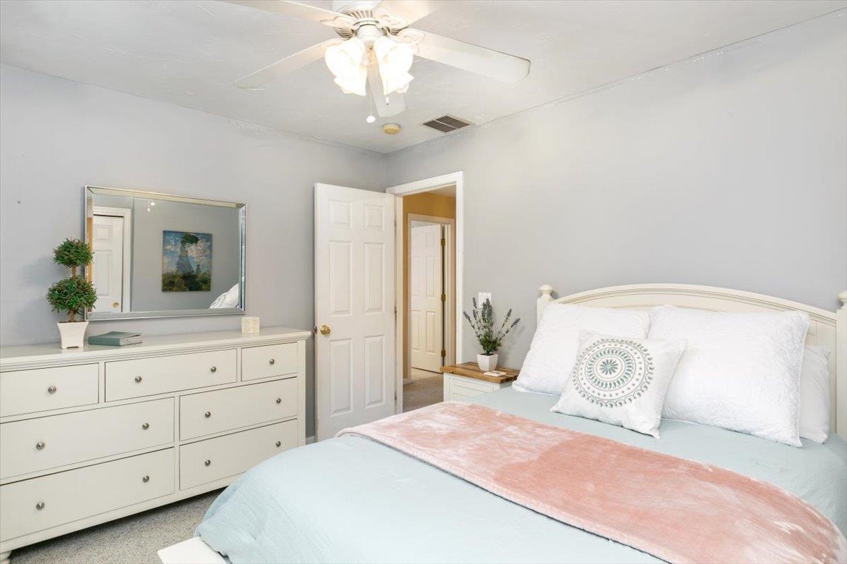 122 Forest Drive Auburn, NH 03032 - Photo 32 of 53