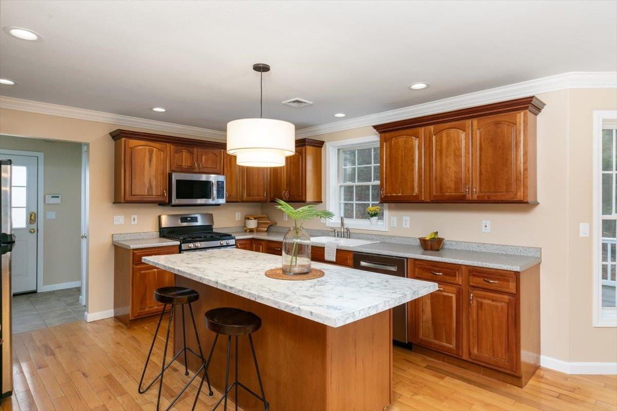 122 Forest Drive Auburn, NH 03032 - Photo 5 of 53