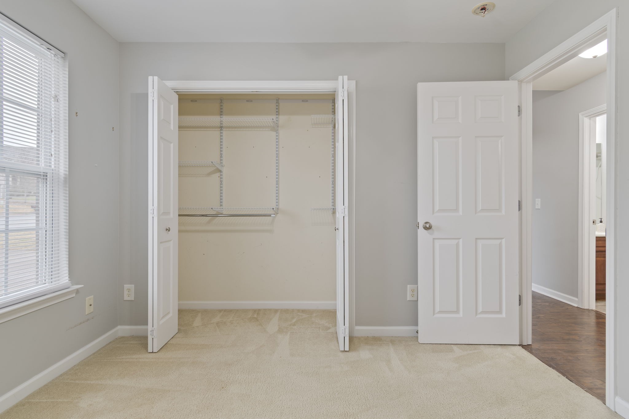 1112 Golf View Way Spring Hill, TN 37174 - Photo 34 of 47 an empty room with windows