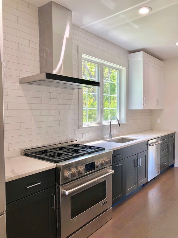 63 Parish Road, Unit 63 Needham, MA 02494 - Photo 2 of 3