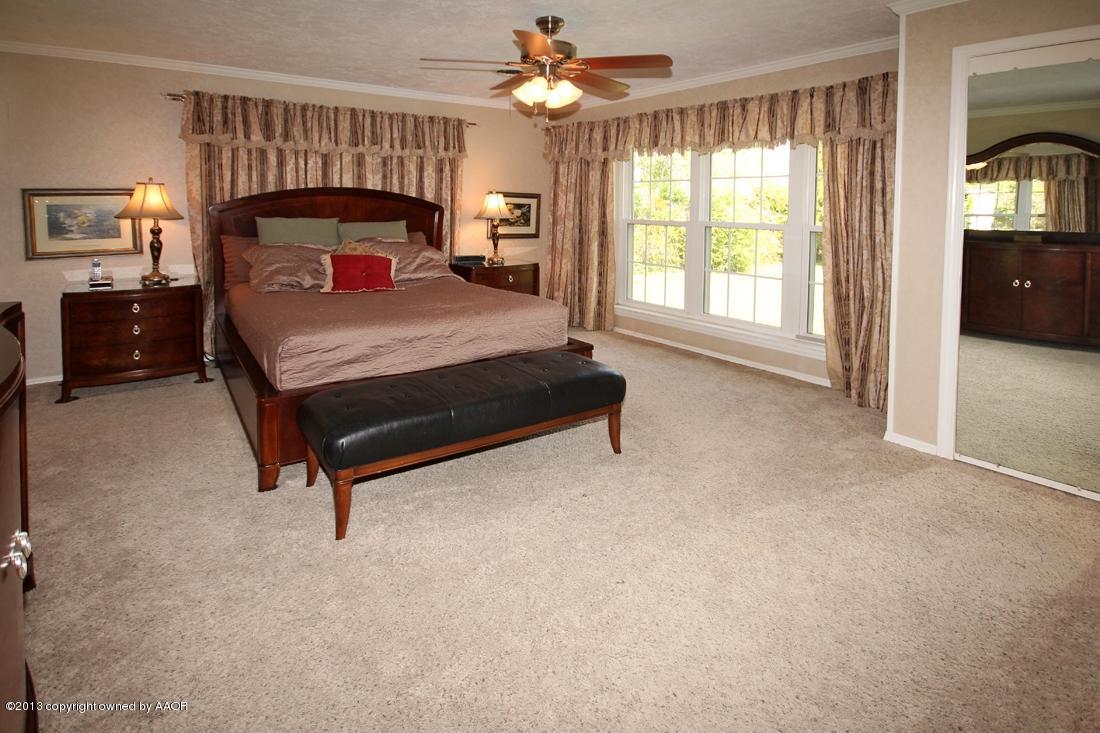 6209 Elmhurst Road Amarillo, TX 79106 - Photo 22 of 43 Large Master Bedroom