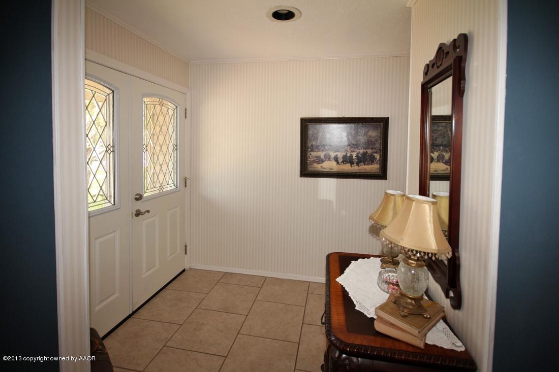6209 Elmhurst Road Amarillo, TX 79106 - Photo 4 of 43 Spacious Entry