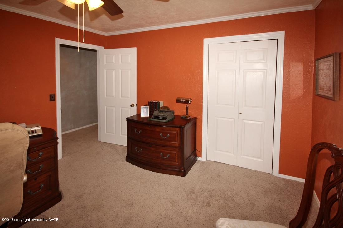 6209 Elmhurst Road Amarillo, TX 79106 - Photo 36 of 43 3rd Bedroom