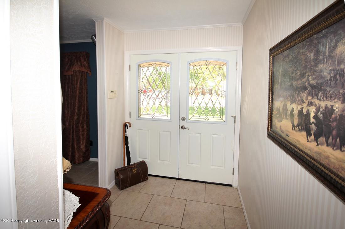 6209 Elmhurst Road Amarillo, TX 79106 - Photo 5 of 43 Lovely Doors From Inside Entry