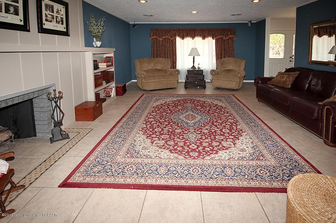 6209 Elmhurst Road Amarillo, TX 79106 - Photo 6 of 43 Large Living Area