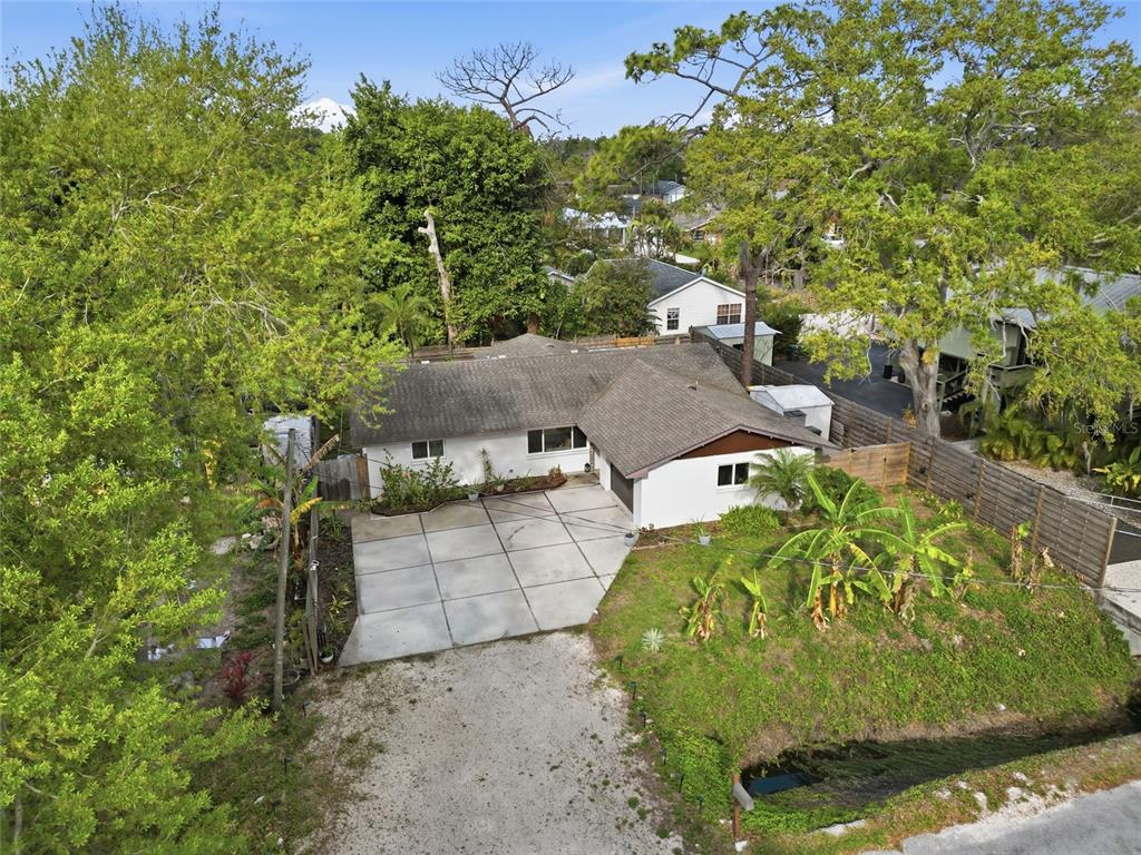 4576 Bliss Road Sarasota, FL 34233 - Photo 35 of 40 a picture of a yard