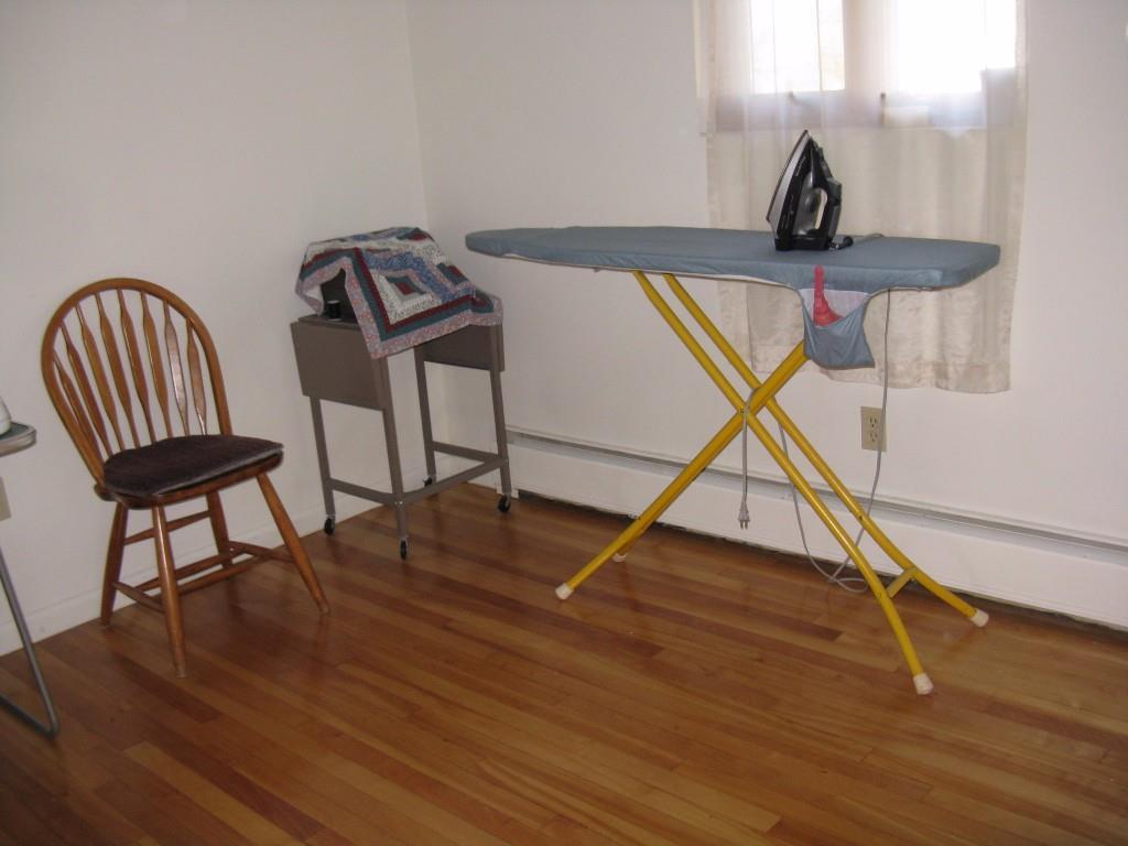 9 Star Road Cape Elizabeth, ME 04107 - Photo 18 of 20 First floor laundry and sewing room