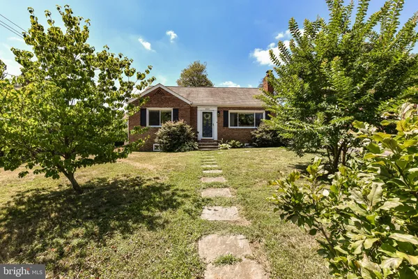 $3,800 | 2501 Phillips Drive, Alexandria, VA 22306