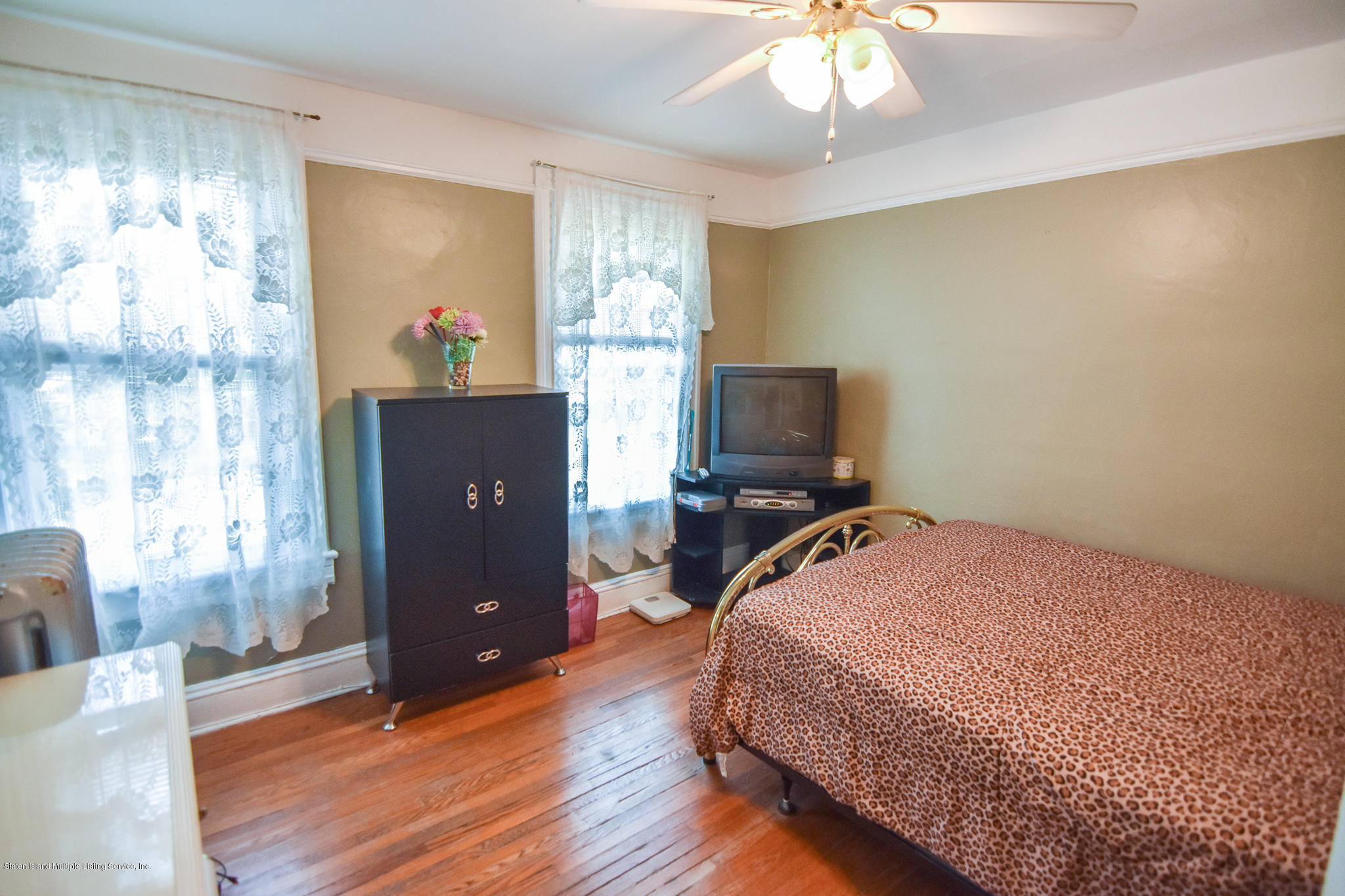 28 Fingerboard Road Staten Island, NY 10305 - Photo 17 of 25 Bedroom5