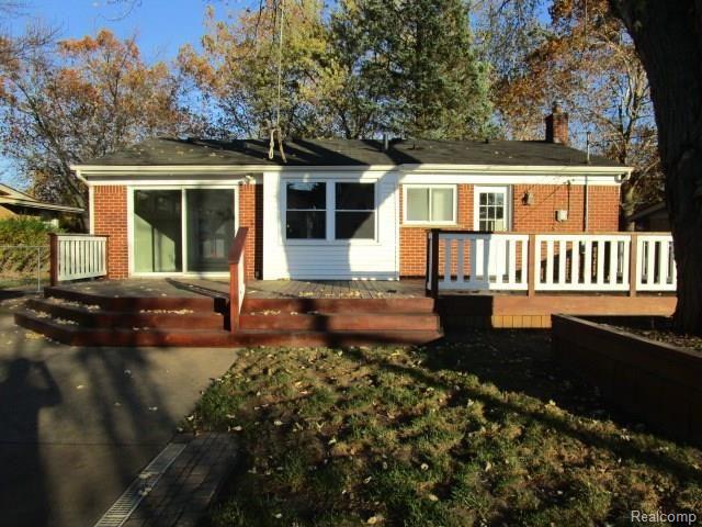 17229 Rougeway Street Livonia, MI 48152 - Photo 26 of 27 Back of House.JPG