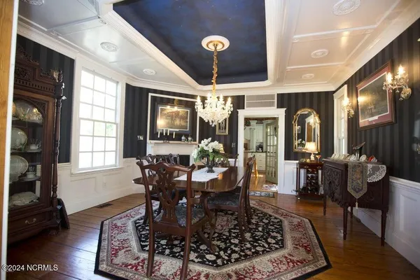 $575,000 | 122 South Academy Street, Washington, NC 27889