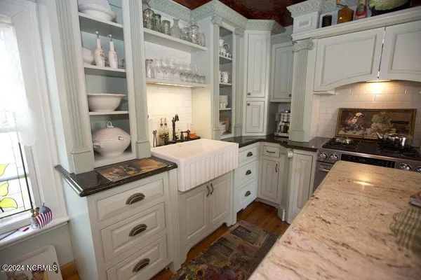 $575,000 | 122 South Academy Street, Washington, NC 27889